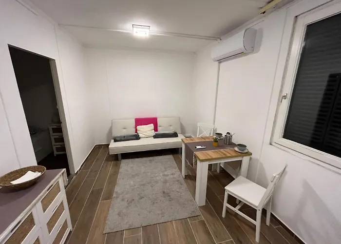 Málna Privát * Balatonlelle